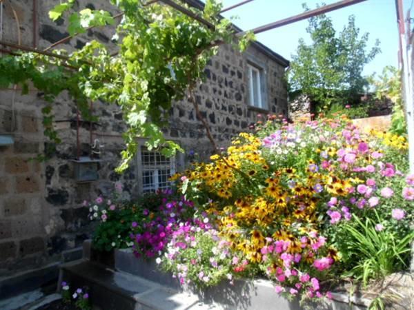B&B Ruzan Yeghegnadzor Exterior foto